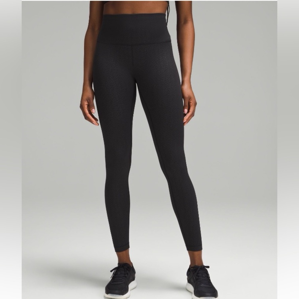 NWT Lululemon Legging 
Wunder Train High-Rise Tight 28”
Size 12